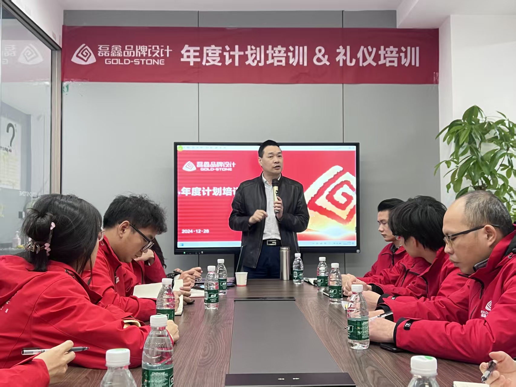 话匣子.jpg 话匣子.jpg